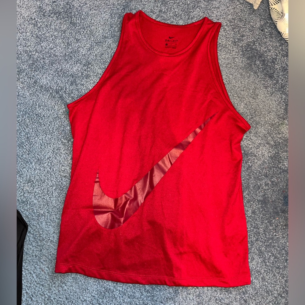 Women’s Nike Dry Fit Tank Top- **NEVER WORN**- size small